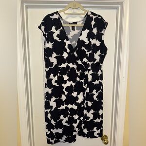 Lane Bryant Black/White V neck Faux Wrap Dress Sleeveless Size 18/20